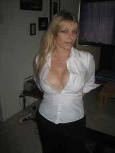 a sexy wife from Edgewater, Maryland